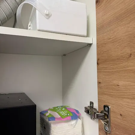 возле жд вокзала и старосенной площади Apartment *