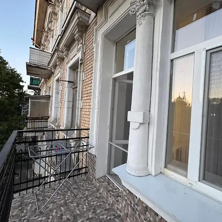 Apartment возле жд вокзала и старосенной площади